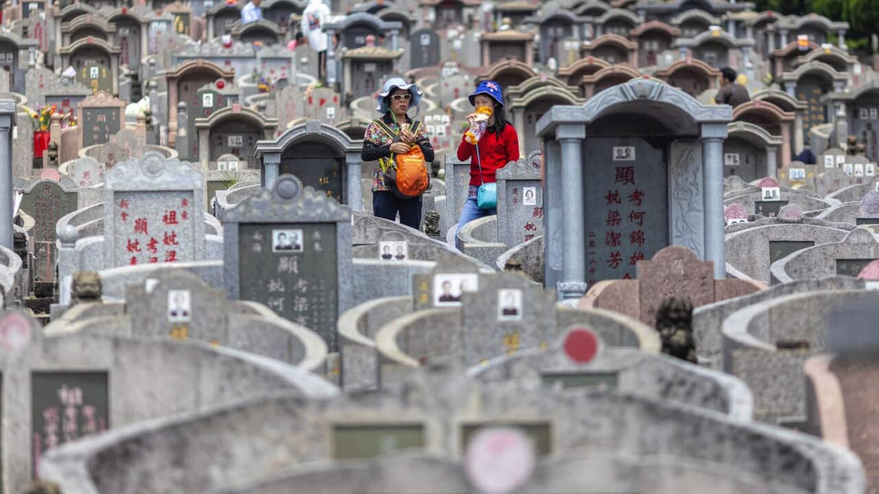 epaselect CHINA BELIEF GRAVE SWEEPING FESTIVAL