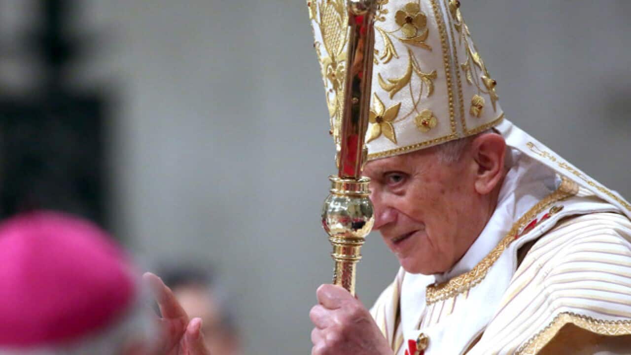 pope_christmas_mass_getty_121225_b_1143870240