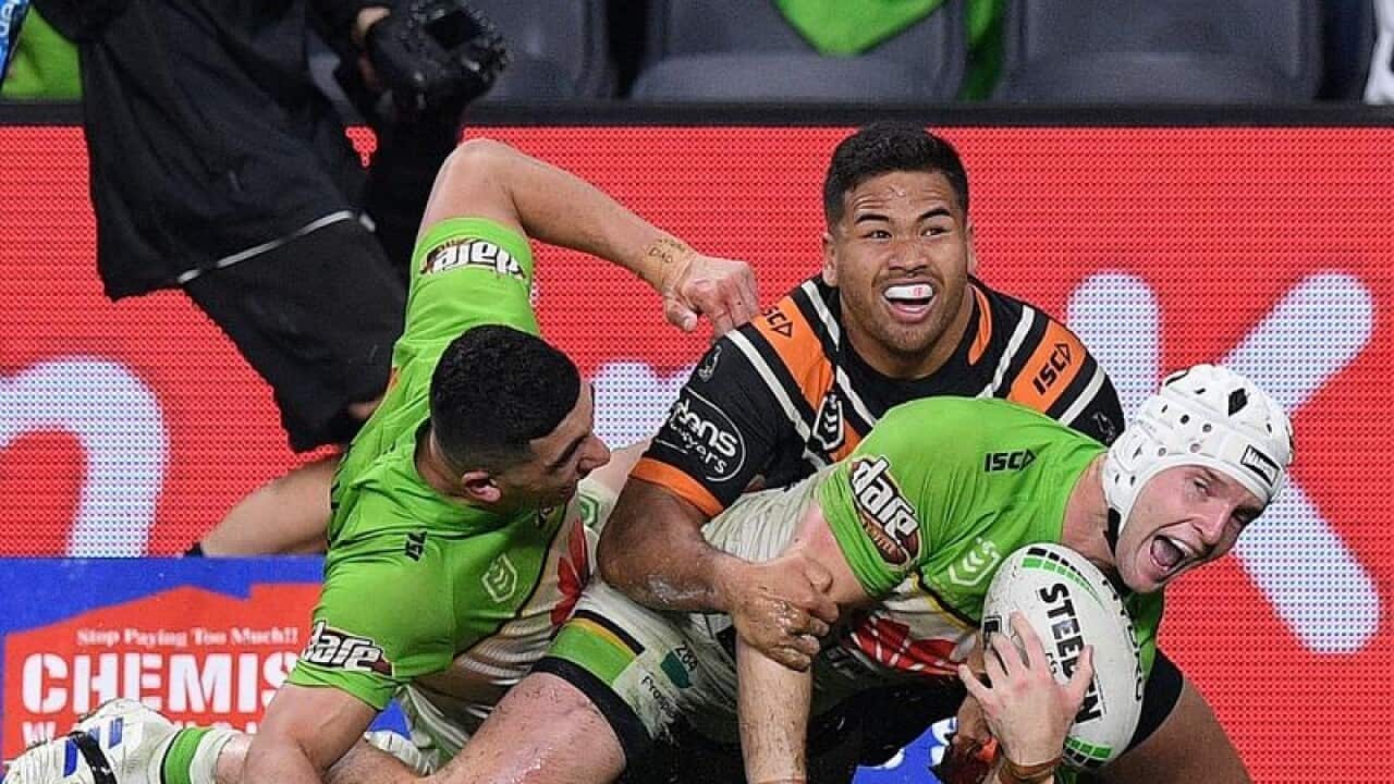 Canberra Raiders beat Wests Tigers.