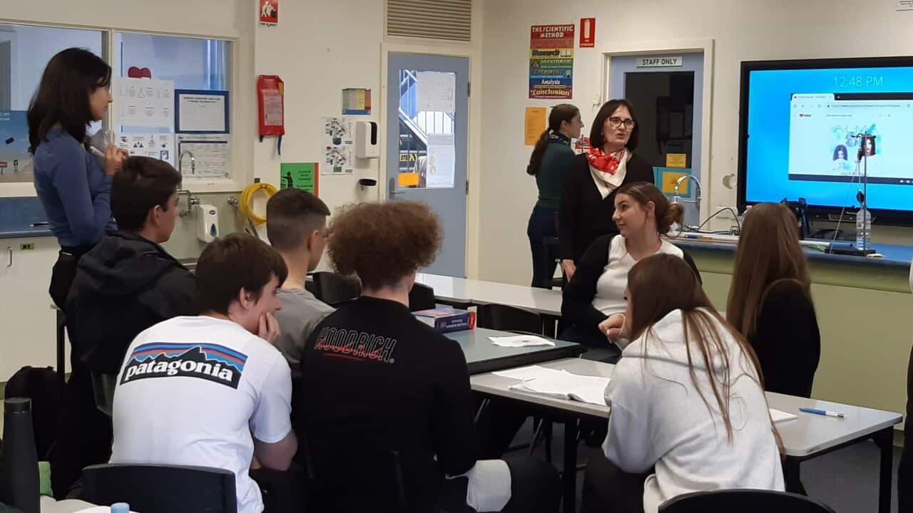 Sada Makaš i VCE Bosanski odjeljenje u Centru Caroline Springs 1.jpg