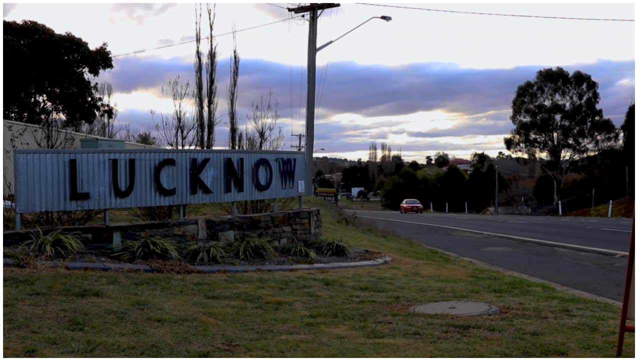 Image for read more article 'हिंदी में सुनिए लखनऊ की पूरी दास्तां'