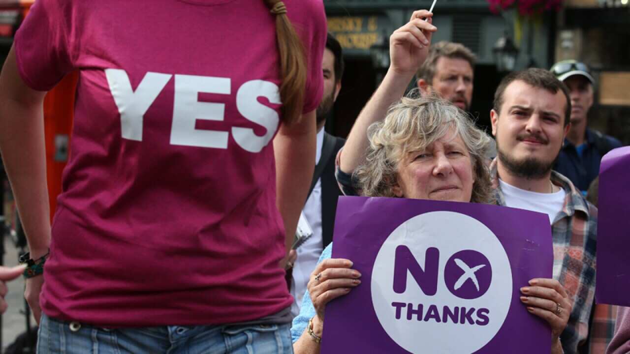 Yes and No supporters of the Scotland referendum.