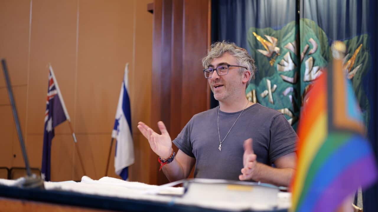 Joshua Finn speaking at the Rainbow Shabbat Dinner, November 2025.