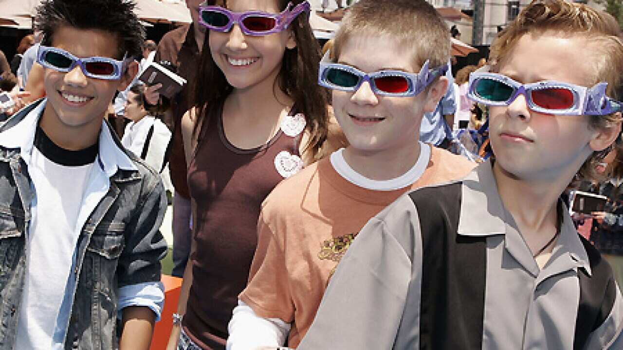 3D_glasses_090904_getty_B_1371348869