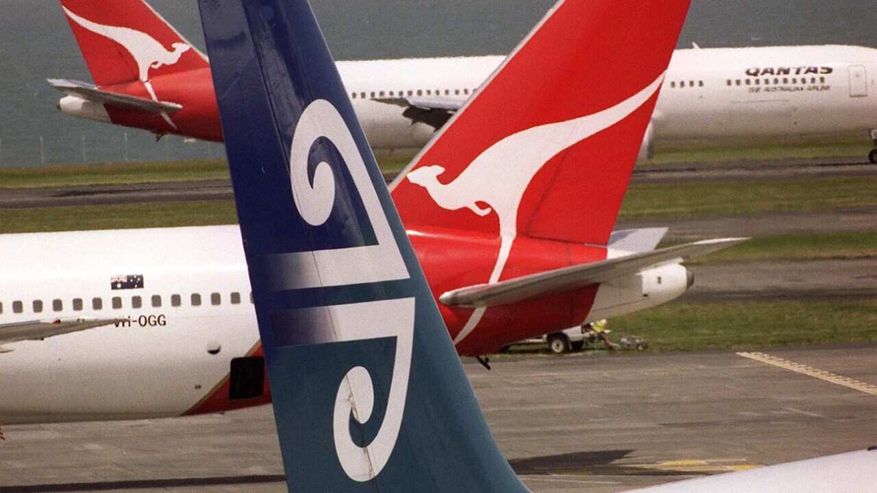 Air New Zealand and Qantas planes at Auckland airport 