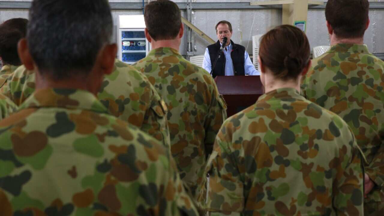 Opposition Leader Bill Shorten speaks to Australian troops