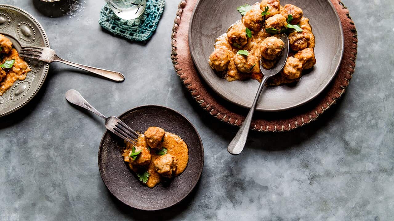 Meatballs with almond, onion and saffron sauce (albondigas en salsa de ...