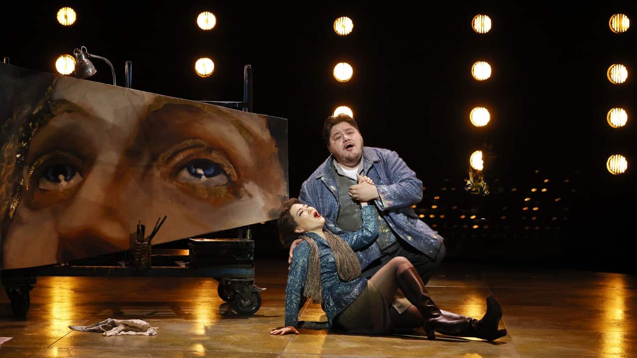 Il tenore Diego Torre nei panni di Mario Cavaradossi insieme a Karah Son che interpreta Tosca.