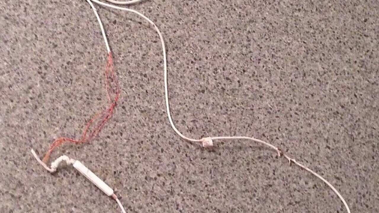 Teen motorcyclist almost beheaded by his iPhone headphones cord