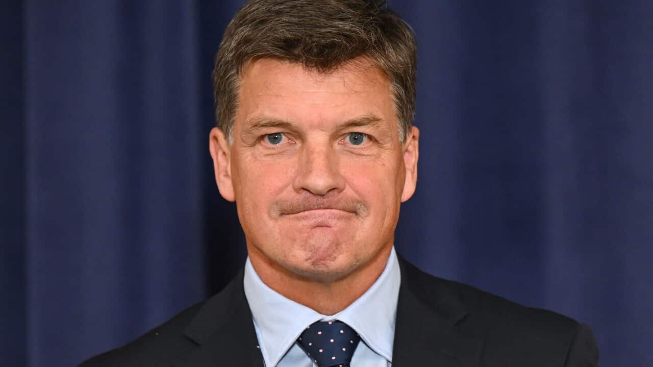 ANGUS TAYLOR PRESSER
