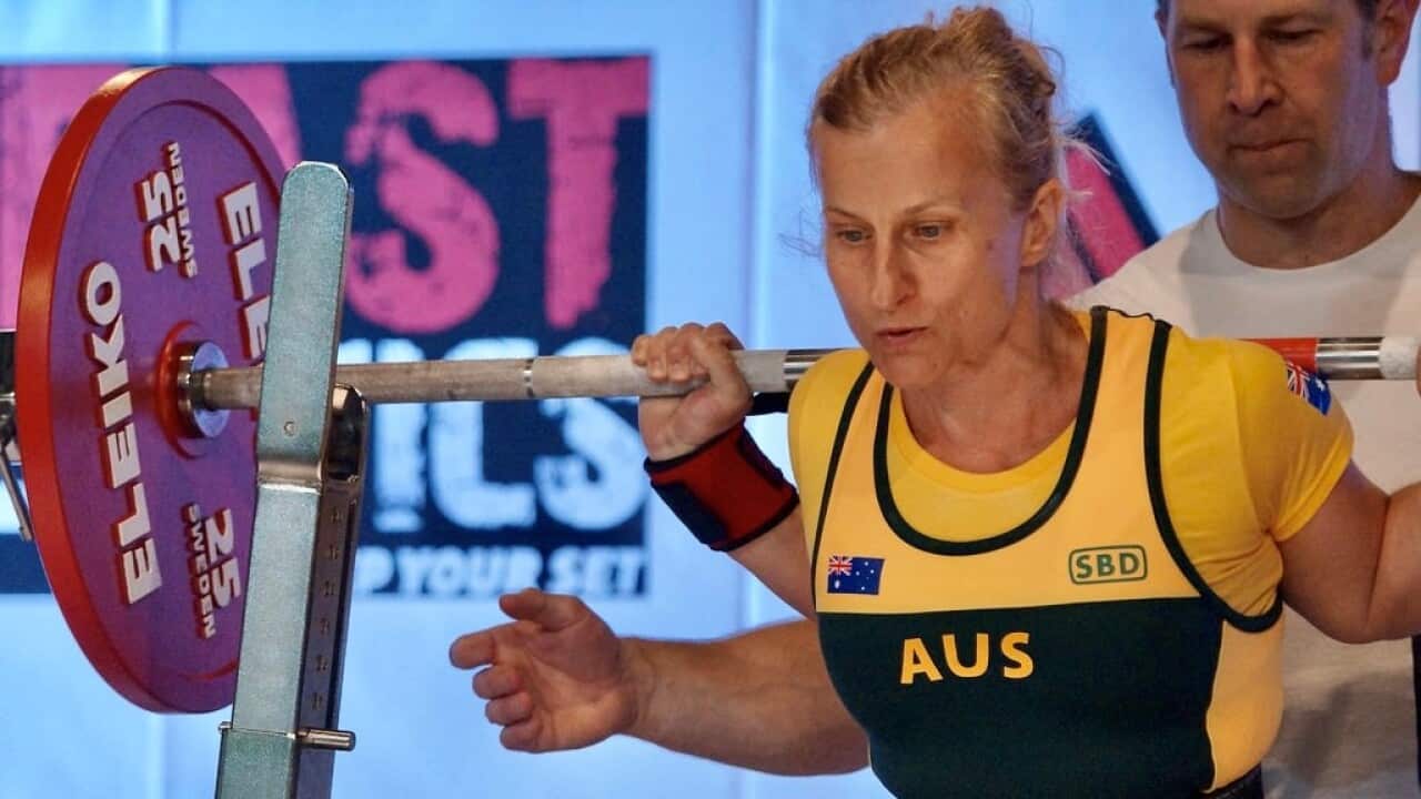 LENCE DONEVSKA WEIGHLIFTING foto.jpg