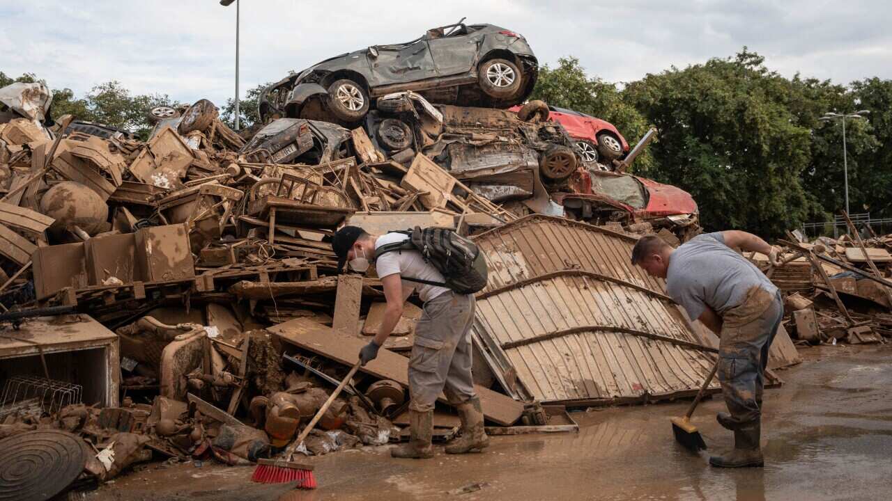 Floods Cleanup Efforts Continue - Spain