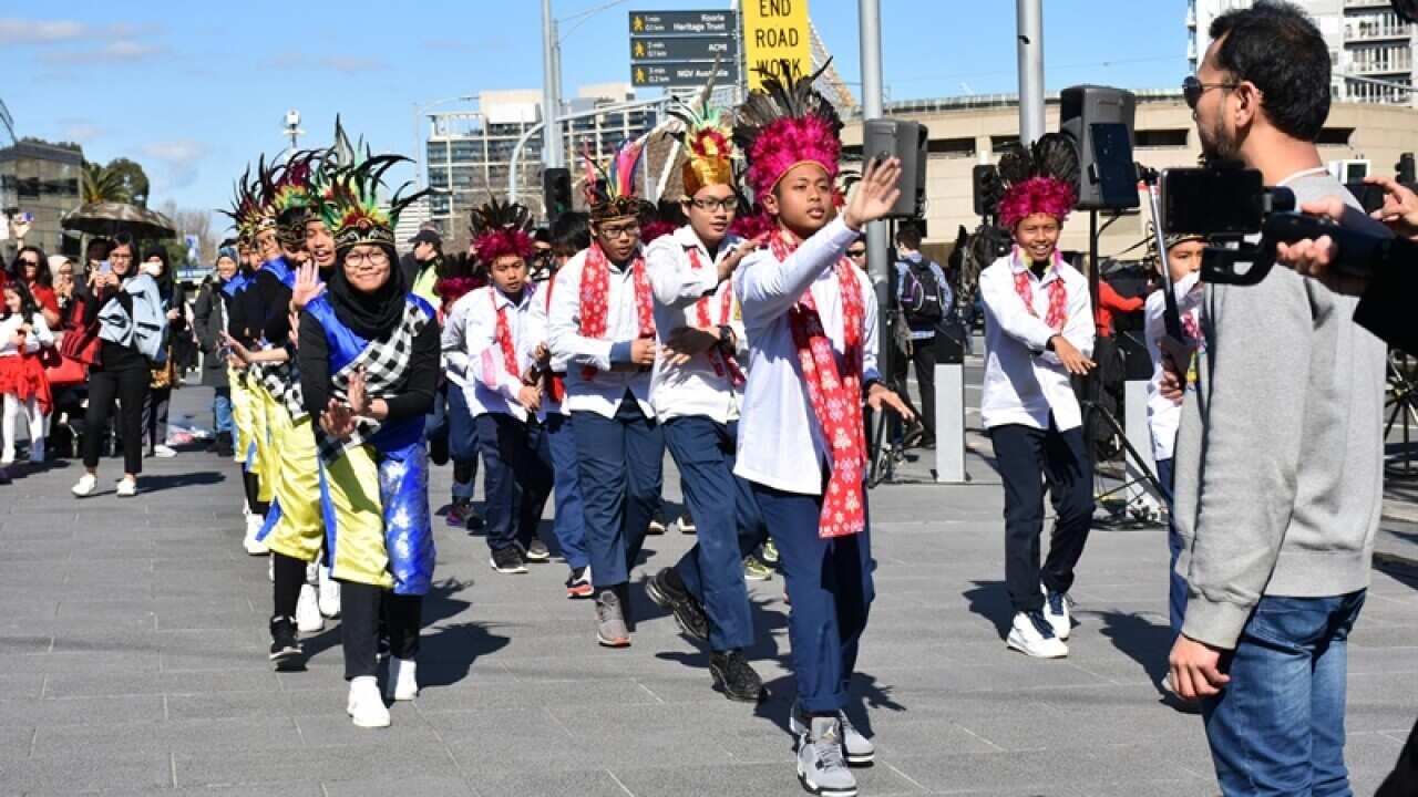 Students of State Junior High School 5, Jogyakarta dancing at the celebration of the 74th Indonesian Independence Day at Federation Square, Melb 17 Aug 2019.