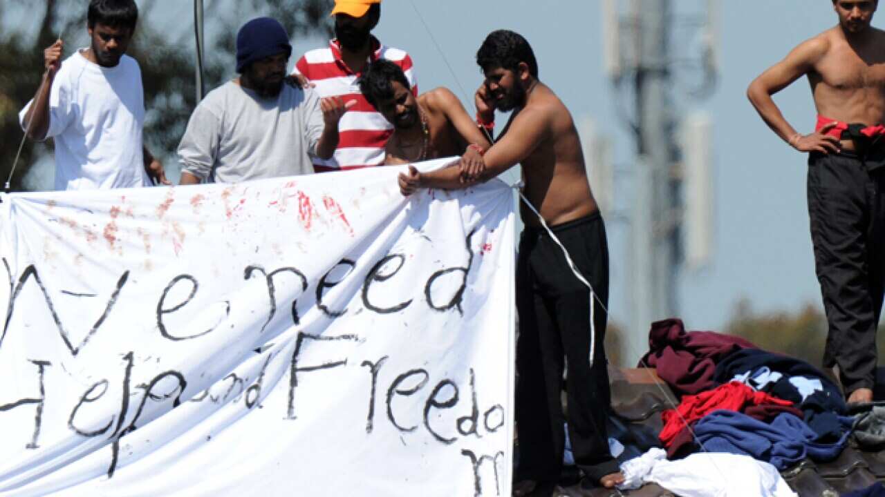 asylum_seekers_protest_L_110218_aap_1827025522