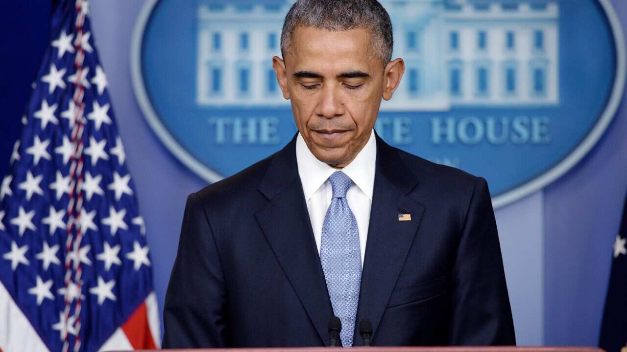 US President Barack Obama makes a statement about the two hostages killed in the border region of Afghanistan and Pakistan after a failed US rescue attempt (EPA/OLIVIER DOULIERY)