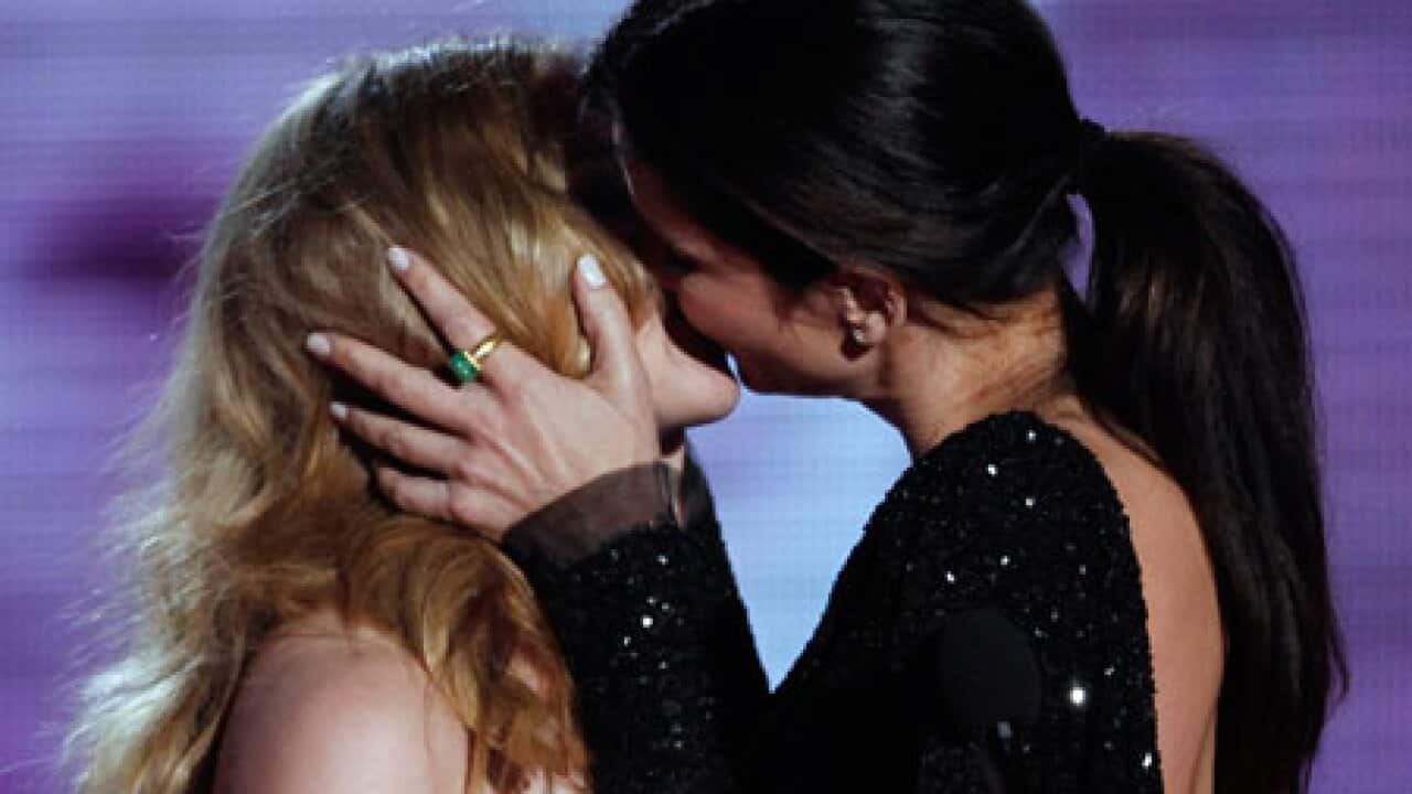 sandra_bullock_mtv_100607_B_aap_188210814