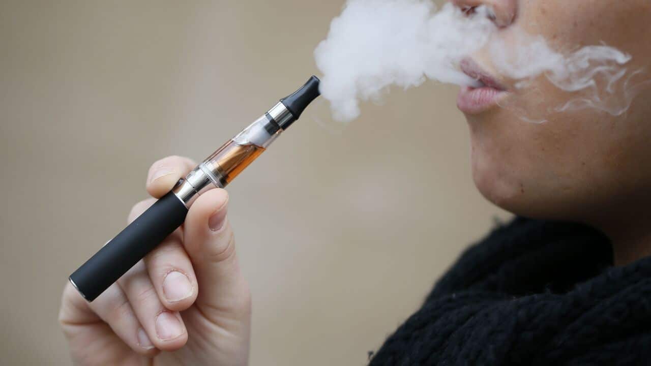 The WHO recommends that electronic cigarettes be banned from public indoor spaces and not sold to minors.(AAP)