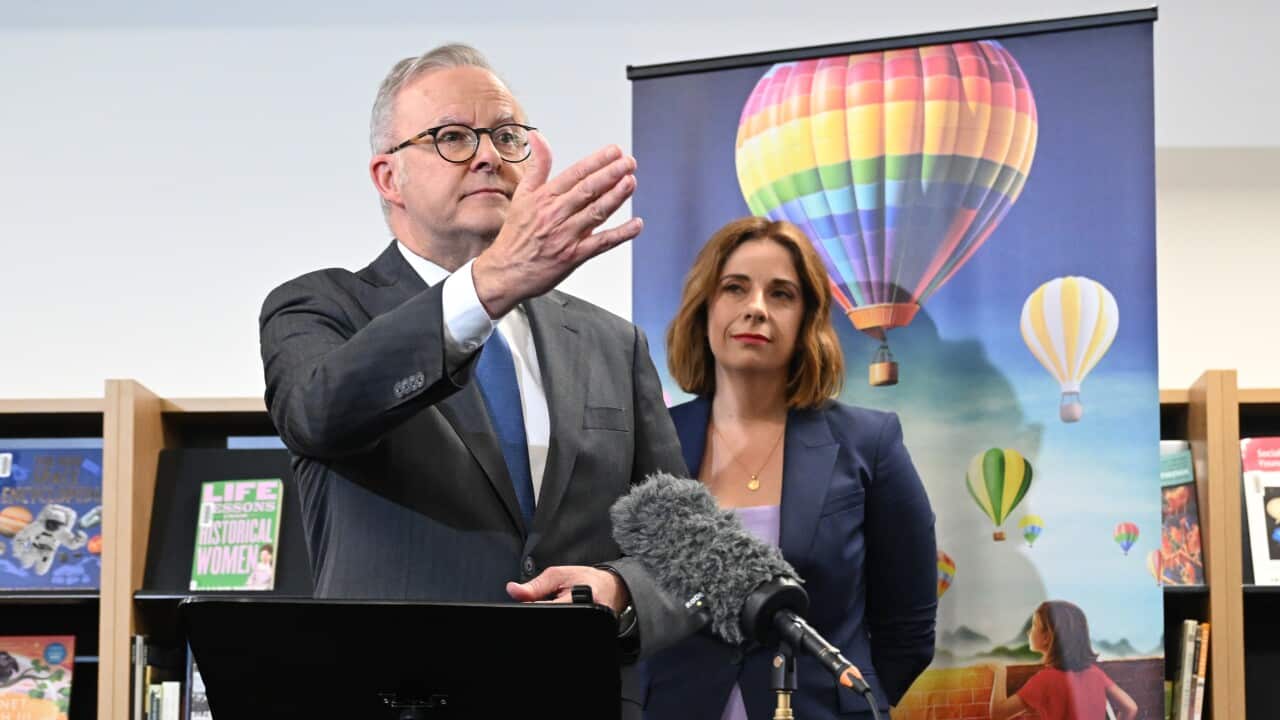 ANTHONY ALBANESE ANIKA WELLS SCHOOL VISIT