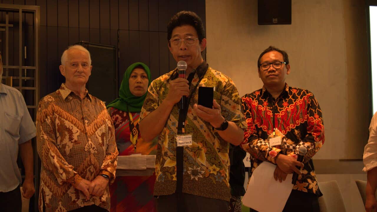 Komran Mangkuwerdojo, giving acceptance speech as the Local Hero of The Year – Unity in Diversity, NSW, 2023. Courtesy: NSW Indonesian Association.