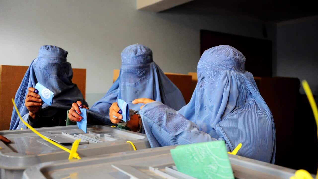 afghan_women_140406_GettyAFP.jpg