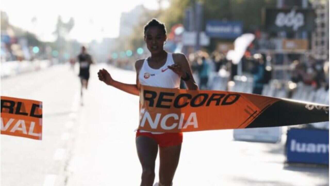 Gidey breaks world record in Valencia