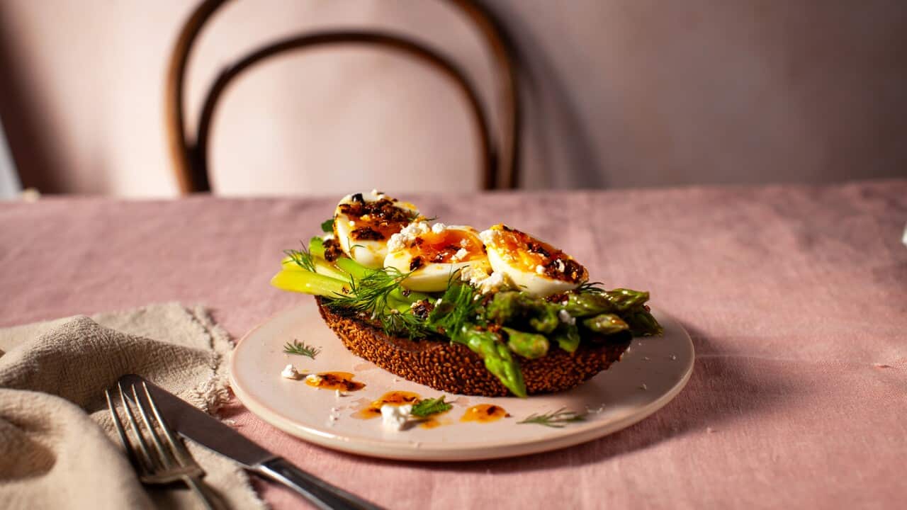 Asparagus eggs on toast