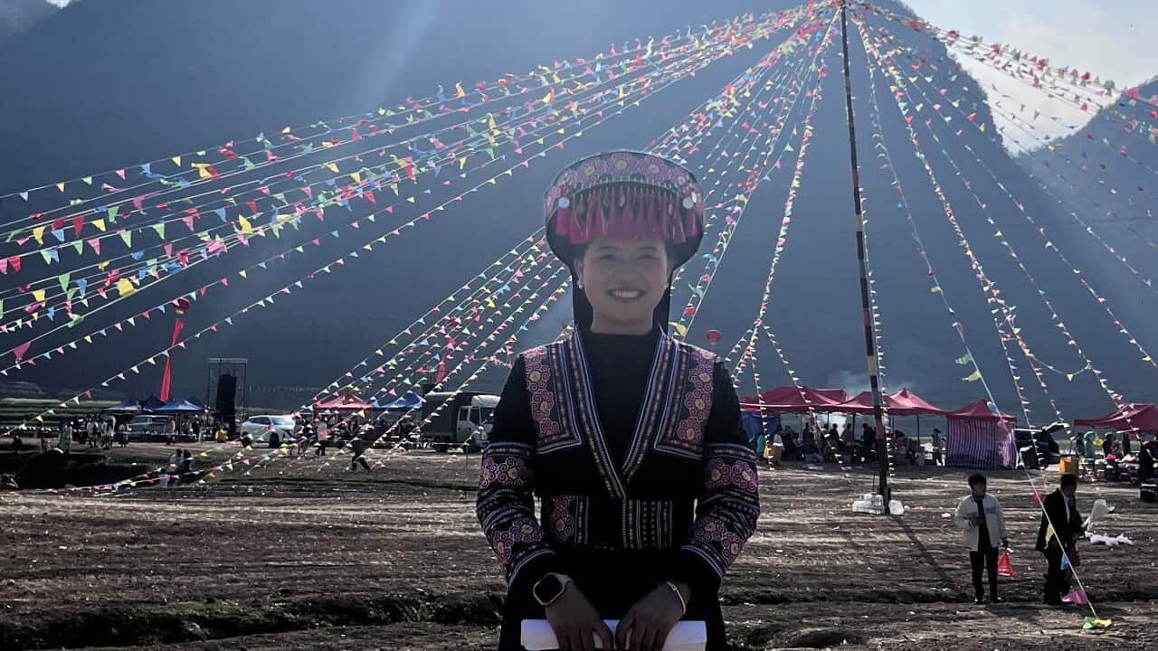 Ntxawm Muas yees duab nrog ncej ntxheb ncej ntxhoo (Ntxawm Muas).jpg