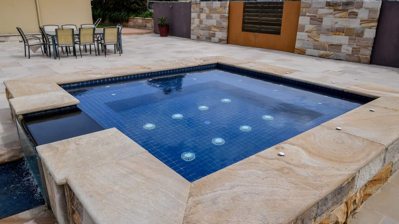 SWIMMING POOL STOCK