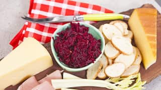 Everyday_Gourmet_S5_Ep05_PICKLED BEETROOT_2.jpg