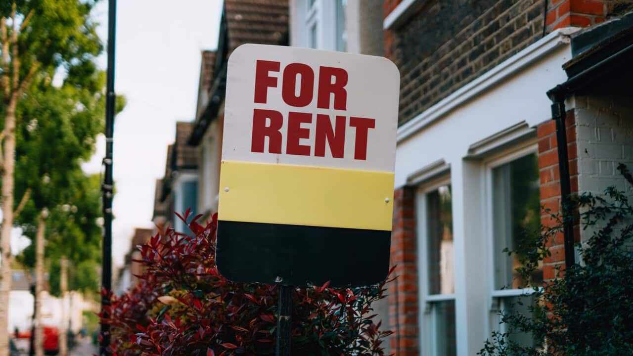Property to rent with estate agent sign