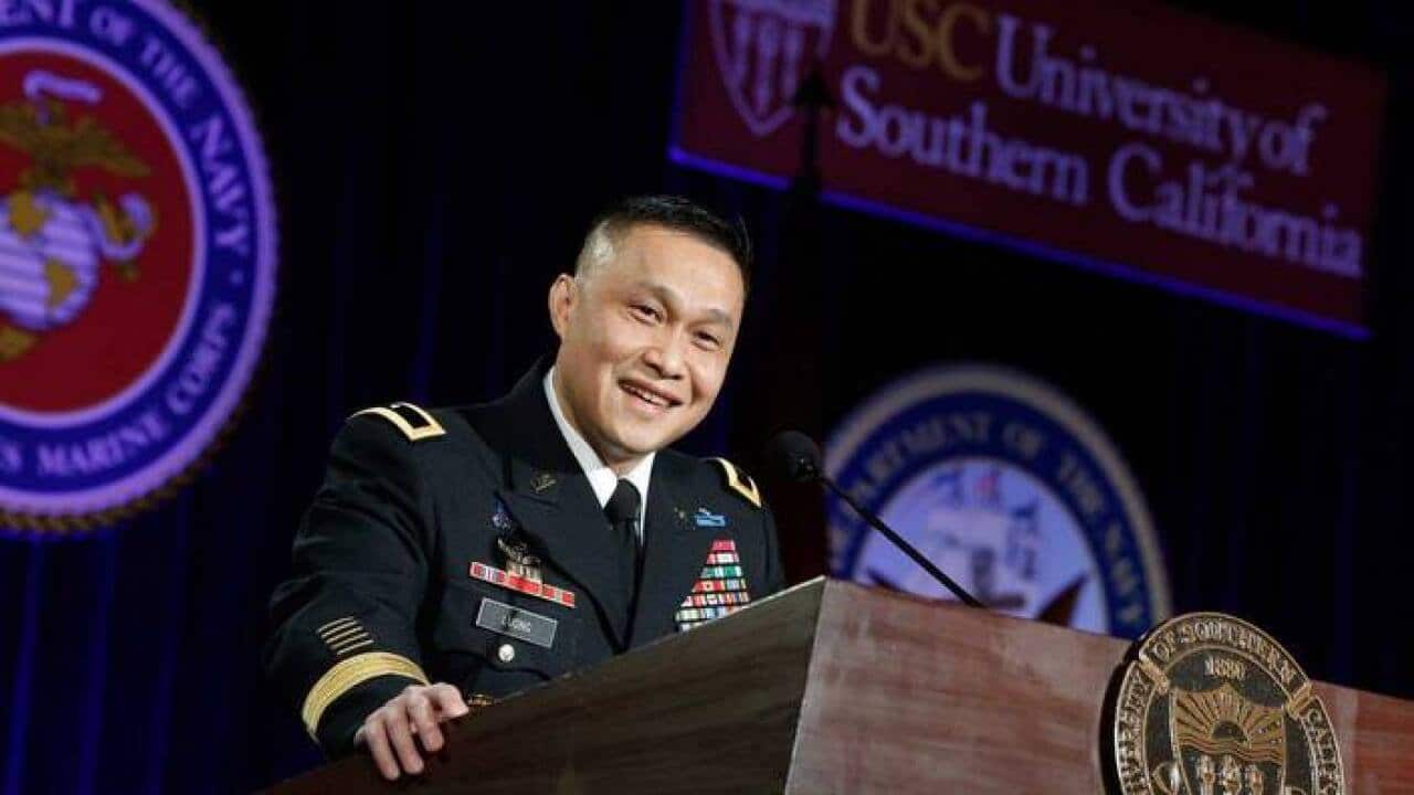 Tại buổi tiệc thường niên lần thứ bảy cho các cựu chiến binh của USC và sinh viên ROTC trong khách sạn Westin Bonaventure ở LA (23/3/2017).
