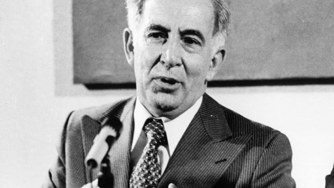 cowen_zelman_1977_b_centralpress_aap_111209_39890689