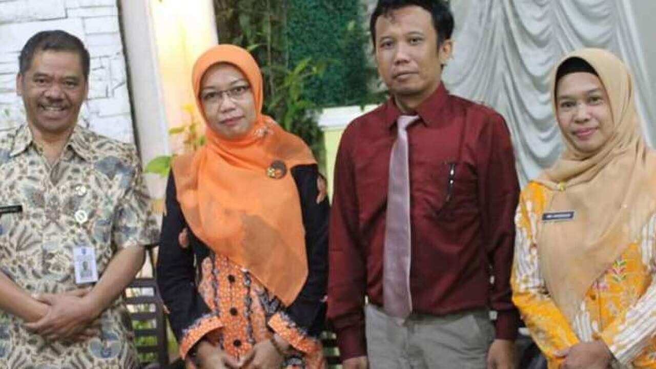 Amiroh Ambarwati (2nd from left) visiting one of the schools in Central Java, 9 Aug 2018.
