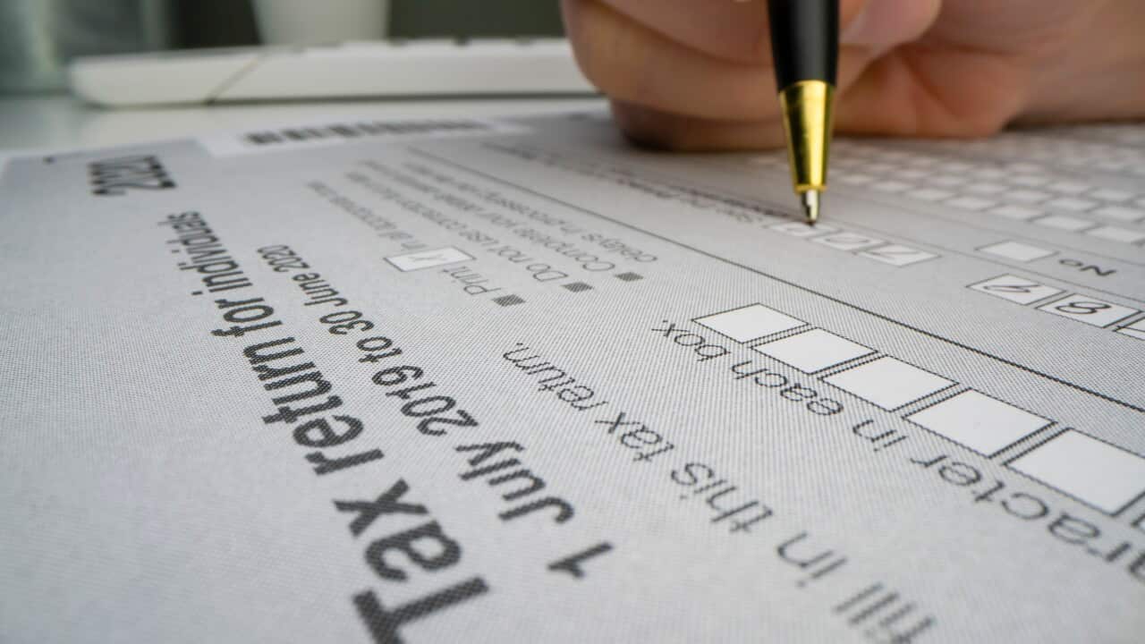 Completing Australian tax form
