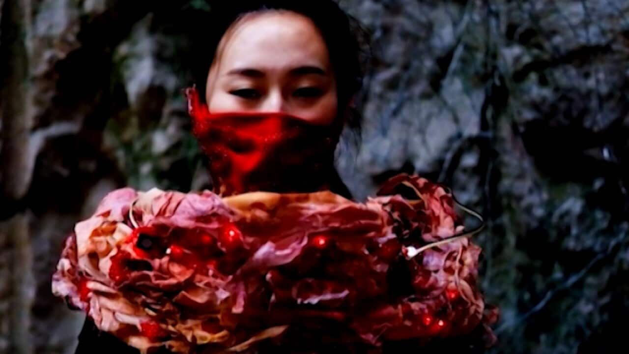 The scarf designed to protect its wearer from smog