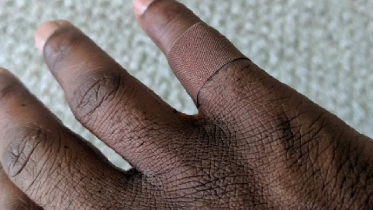 Dom Apollon, Brown BandAid