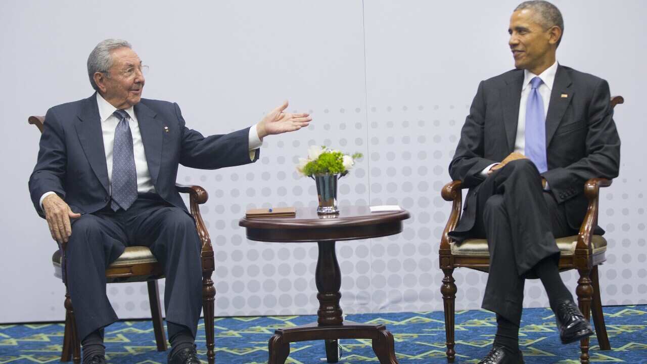 Obama and Castro sit-down and talk in Panama