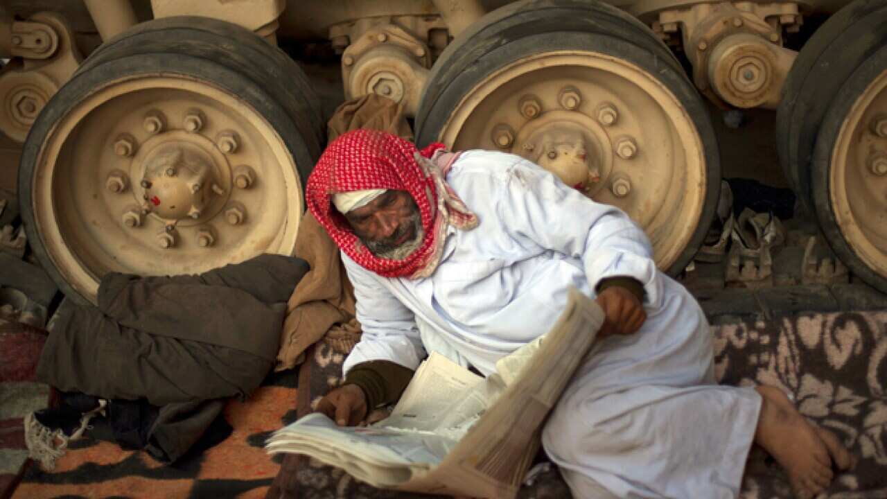 egypt_protesters_camped_out_l2_110208_aap_589600876