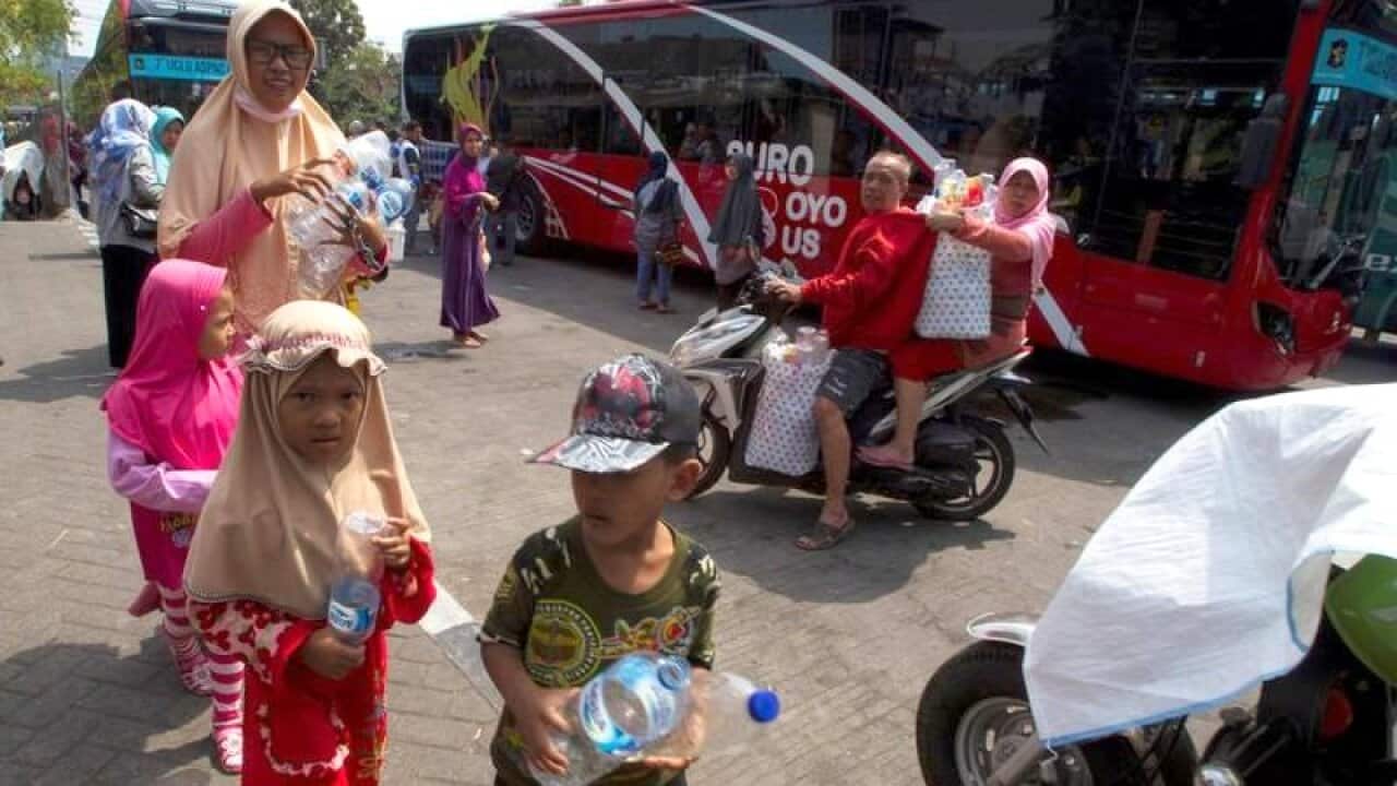 Surabaya - Indonesia’s second-largest city has come up with a novel way to encourage its residents to recycle waste: giving free bus rides in exchange for used plastic bottles.