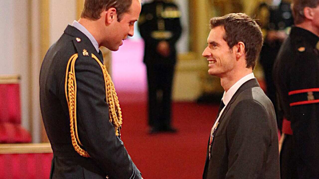 Tennis star Andy Murray (R) speaks to Prince William