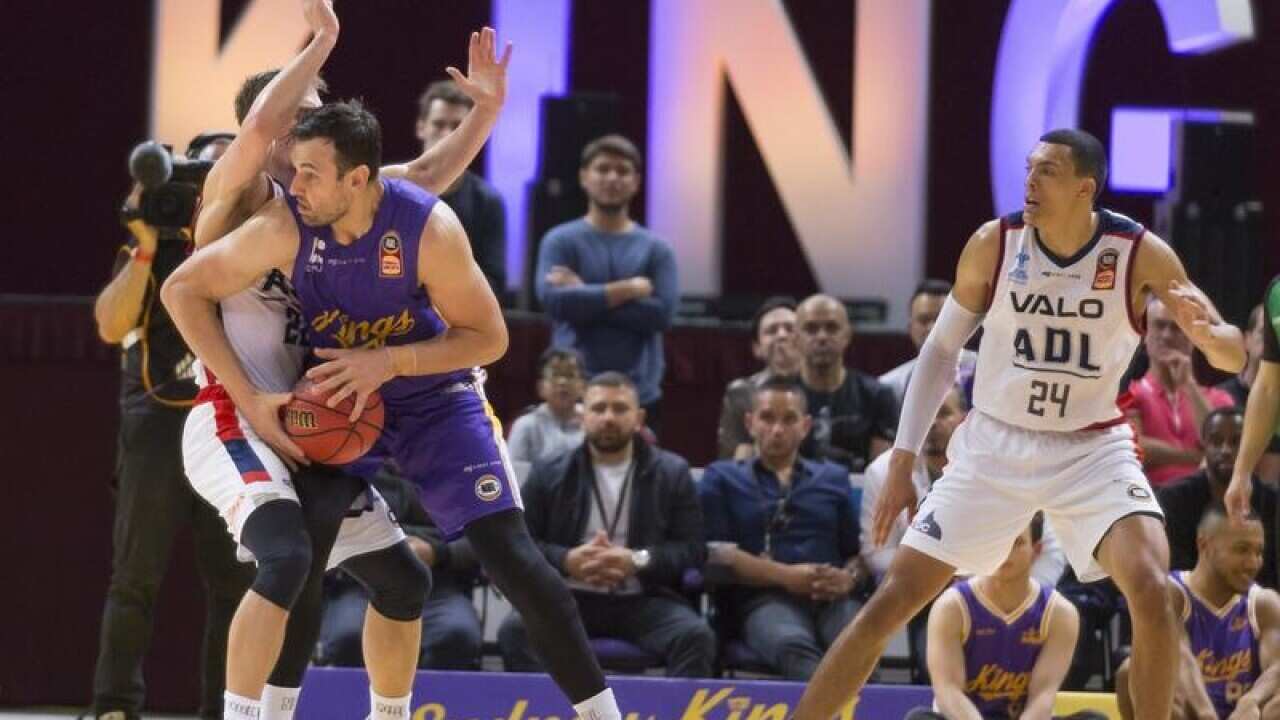 Andrew Bogut of the Kings