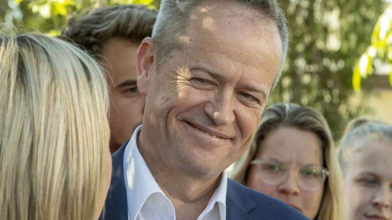 Leader of the Opposition Bill Shorten (C)