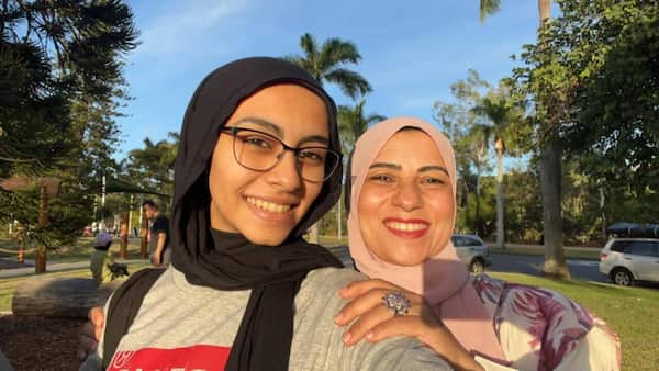 Teenage love SHE podcast final_web.mp3 image