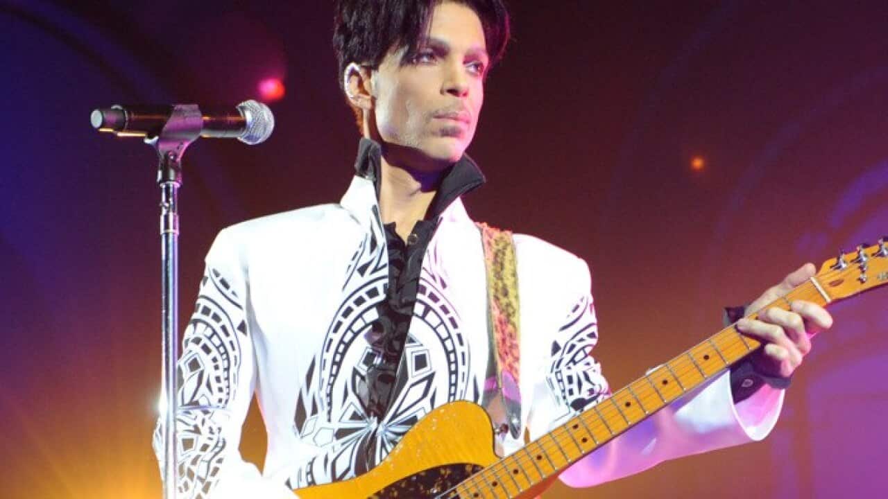 US singer Prince performs on October 11, 2009 at the Grand Palais in Paris