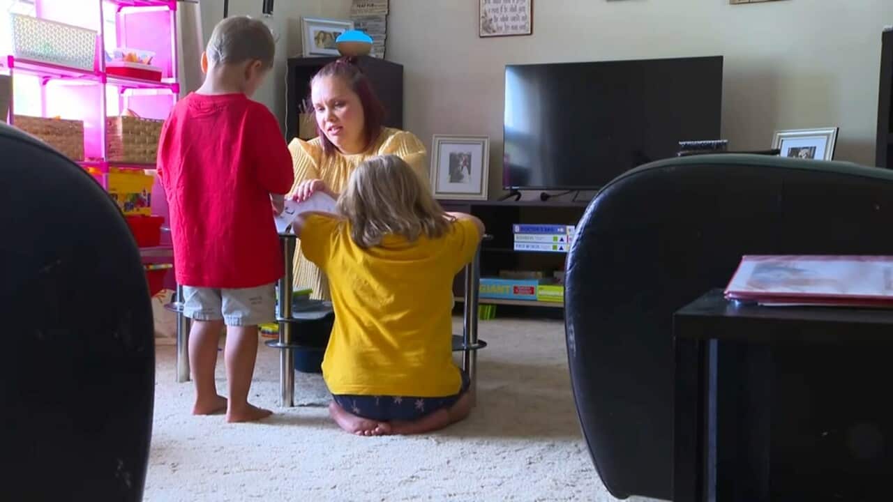 Kayla and her children (SBS).