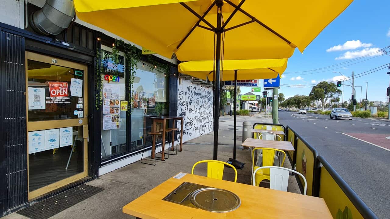 Outdoor dining in St. Albans, Victoria