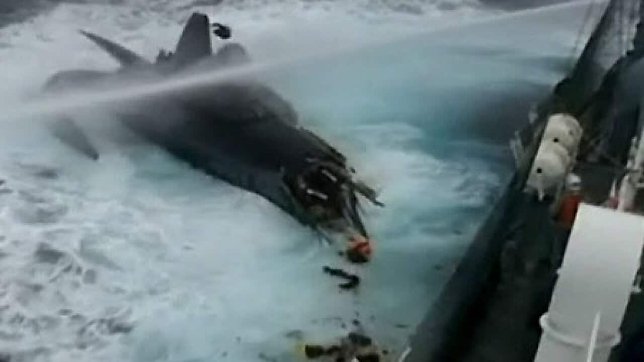 whaling_collision_100107_ap_aap_B_441058418