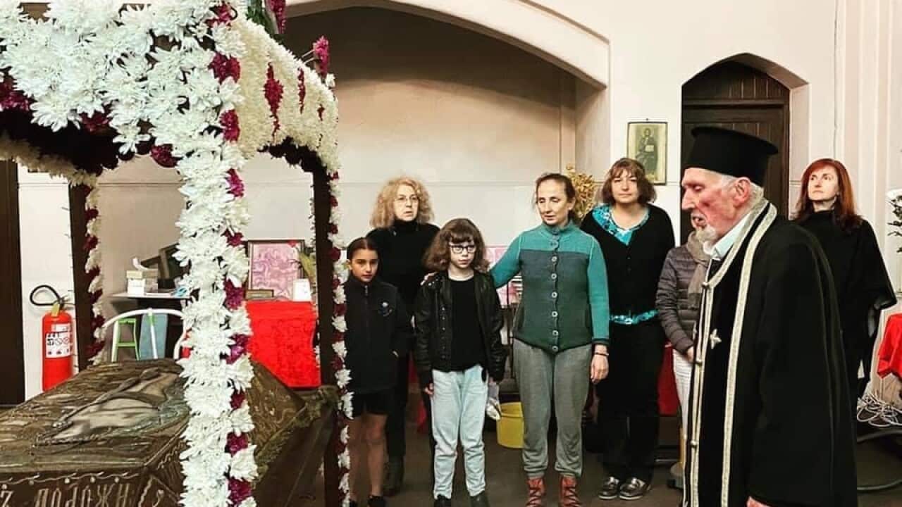 Плащеница- Опело Христово - Отец А.Попов в църквата Св.Св. Кирил и Методий - Мелбърн