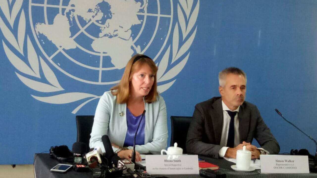 UN Huaman Rights Rapporteur Mrs Rhona Smith (L) and Simon Walker (R)