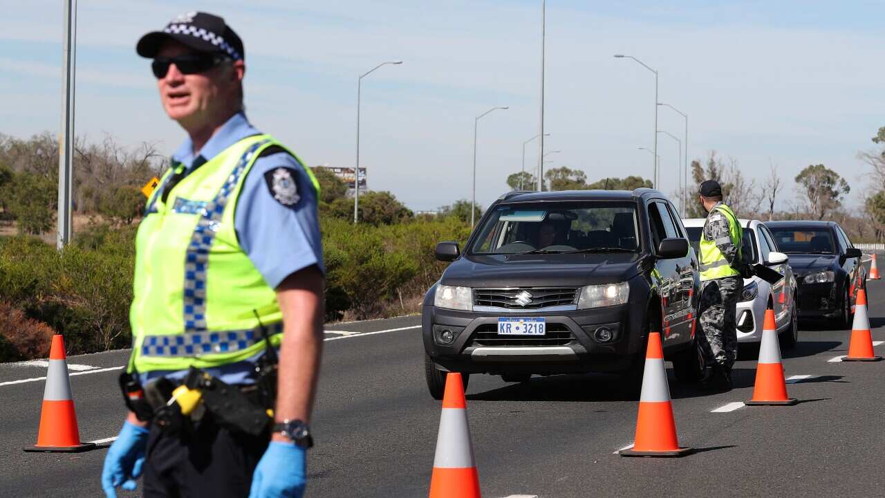 Pressure mounts on states to reopen border